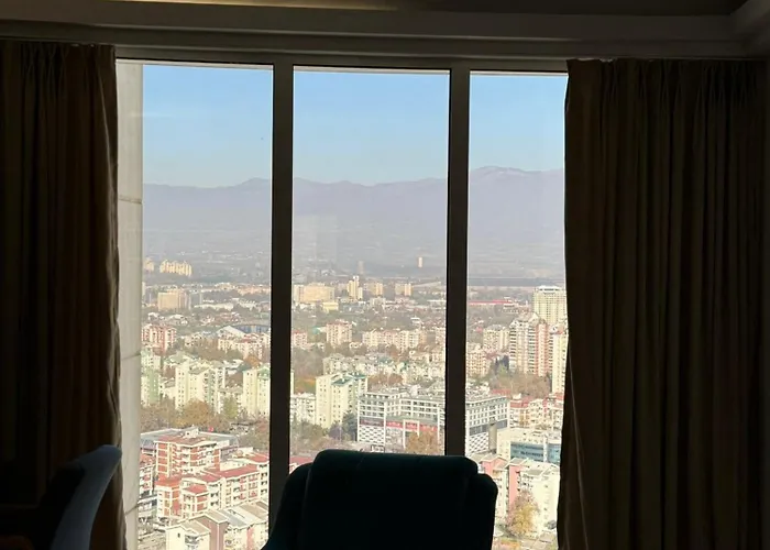 A2i - 33rd Floor Skycity With View スコピエ