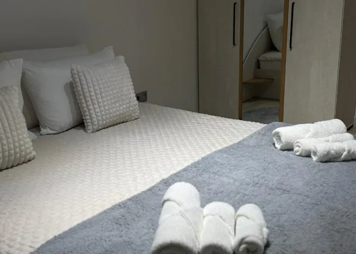 A2i - 33rd Floor Skycity With View *